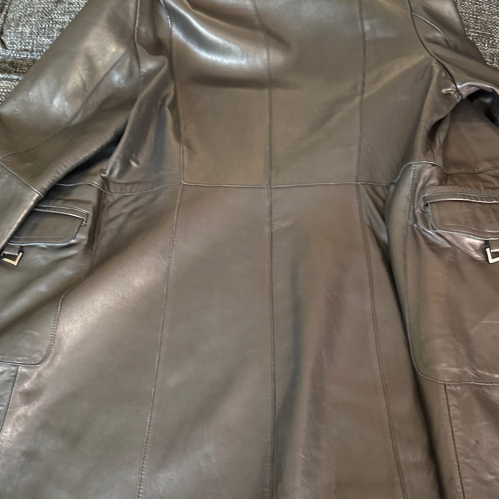 Women’s Black Leather Zip-Up coat with Ribbed Collar. Knee length - Picture 14 of 14